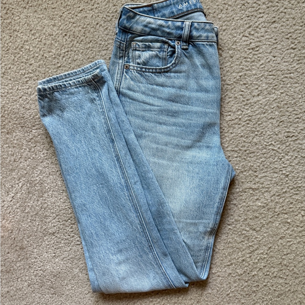 AMERICAN EAGLE Mom Jeans